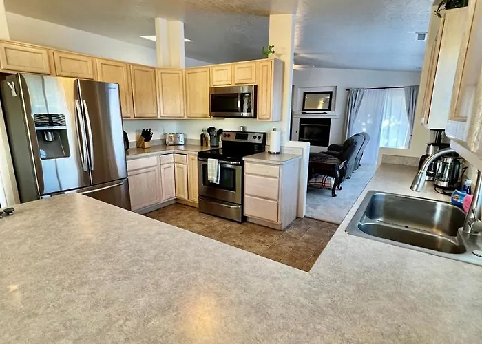 Large W3-car Garage & Quiet Ferienhaus Prescott