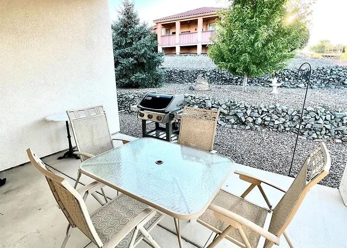 Large W3-car Garage & Quiet *