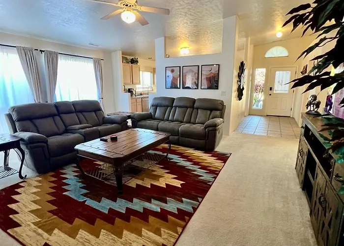Large W3-car Garage & Quiet Prescott